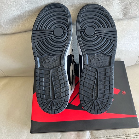 Air Jordan 1 OG Shadow 2.0 GS - Picture 7 of 10